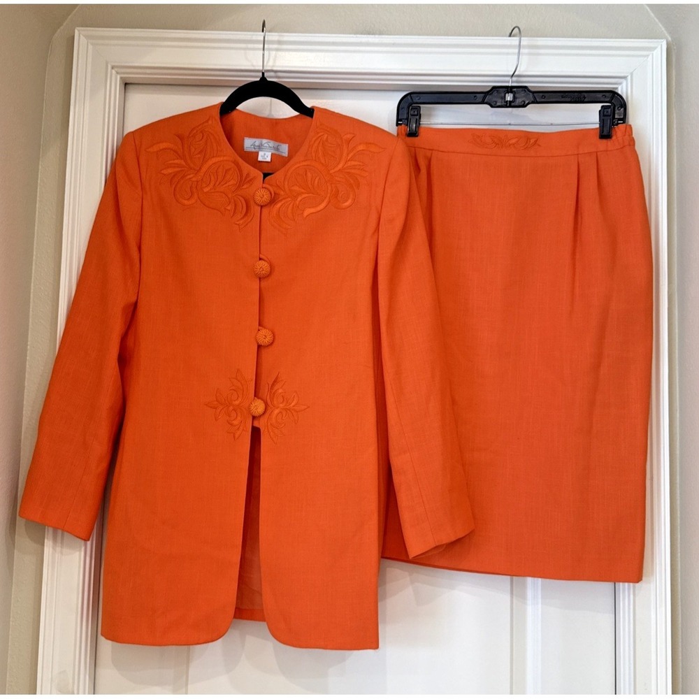 Gloria Vanderbilt Women's Orange Skirt Suit Size 12 Embroidered Church Carrer**